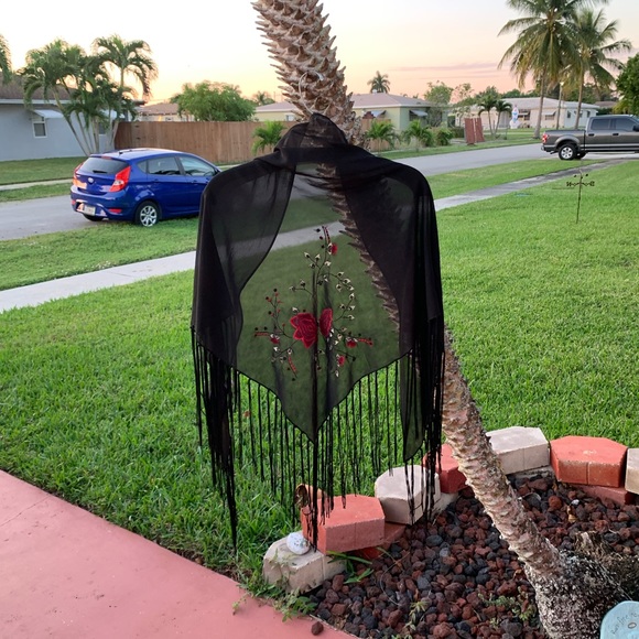 Black Shawl w/ Red Flower on back - Picture 5 of 5